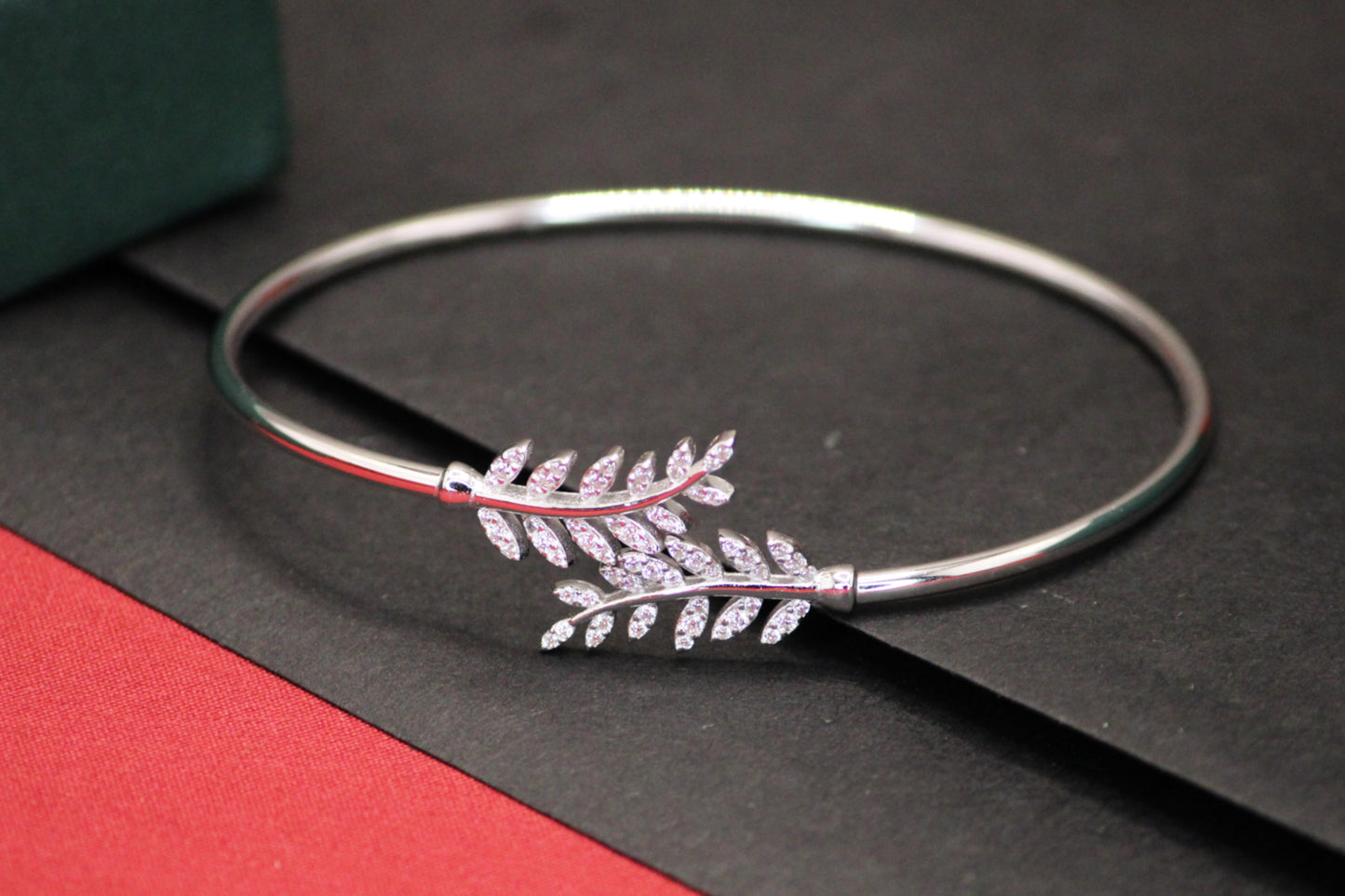 Silver Leaf Whisper Kada