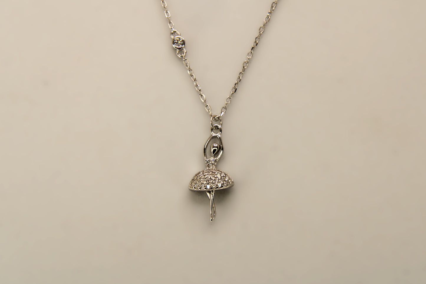 Silver Dancing Dall Pendant Chain