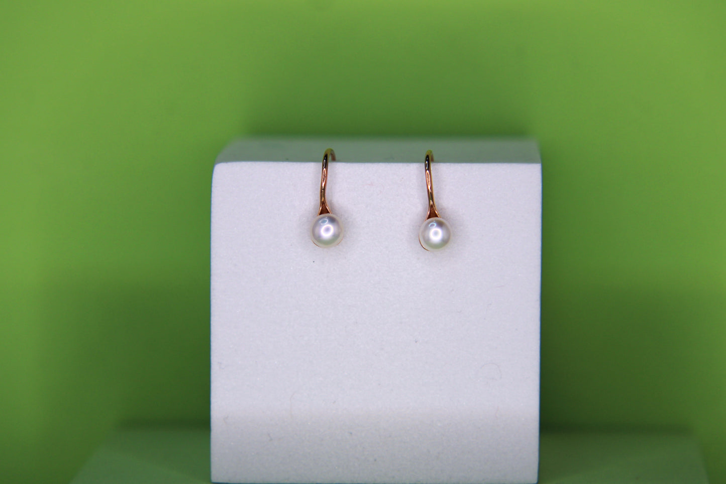 Silver Pearl Earings