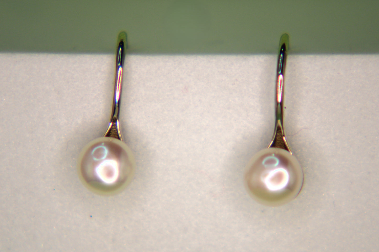 Silver Pearl Earings
